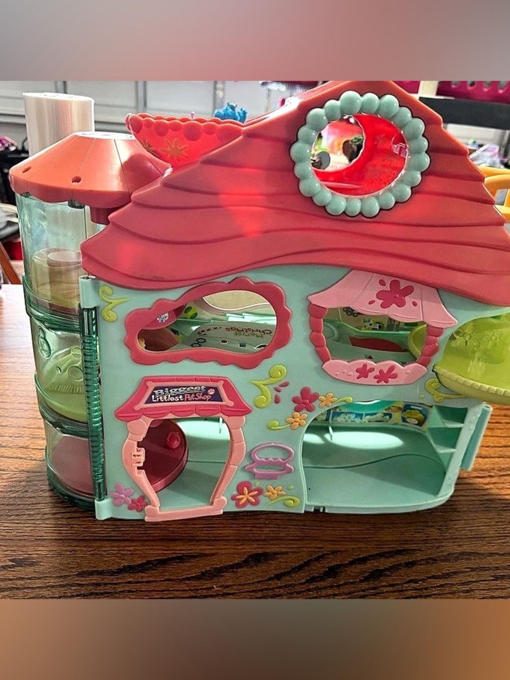 Hasbro Biggest Littlest Pet Shop Playset Floral Doll Playhouse
